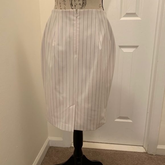 High wasted pin stripe pencil skirt - Picture 2 of 2